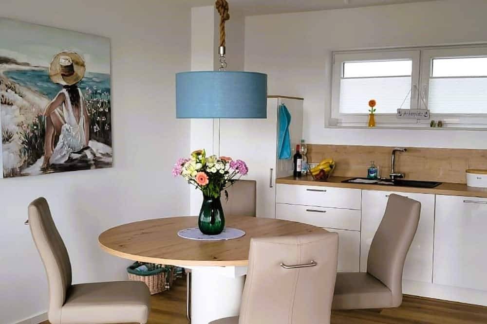 Moderne, hochwertige Ferienwohnung, Sauna, großer Balkon, Meerblick, strandnah