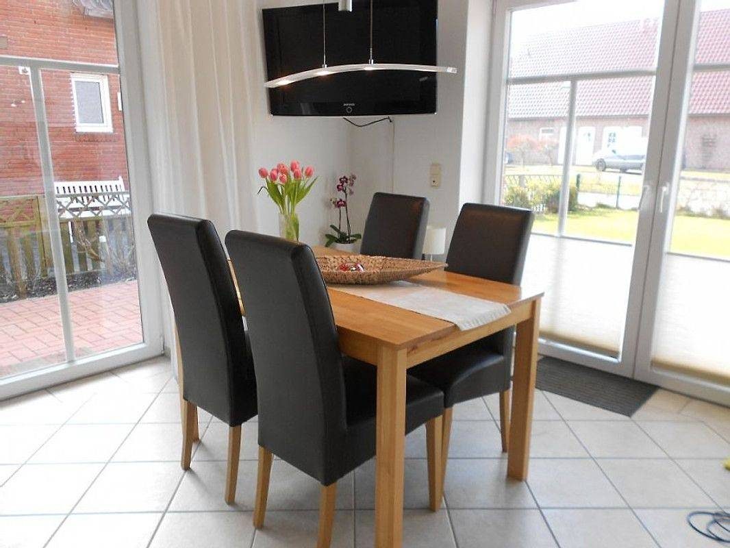 Strandnahe Ferienwohnung mit Terrassen und Garten — Bild 5