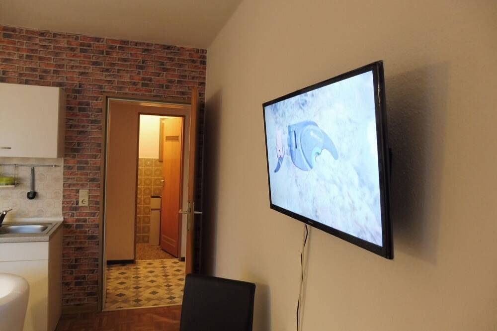 helle Ferienwohnung im Eg - renoviert und neu möbliert - zum Strand 1Km - Wlan — Bild 5