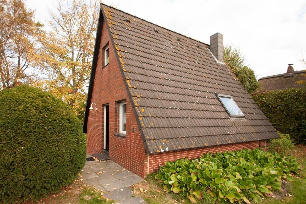 "A" wie außergewöhnlich: Das Ferienhaus von ca. 60 qm ist ein liebreizendes "A-Häuschen", dass 4 bis 5 Personen beherbergen kann. Der Gemütlichkeitsfaktor ist enorm, genauso wie der schöne Garten. — Bild 2