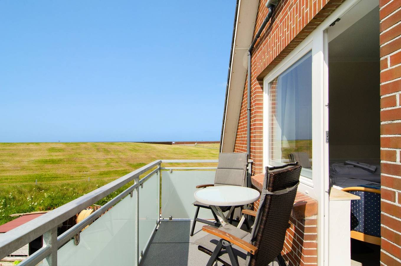 Ferienwohnung "Strandhus Uiterst-hörn Luv" mit Meerblick, Gemeinschafts-Garten und Wlan — Bild 2