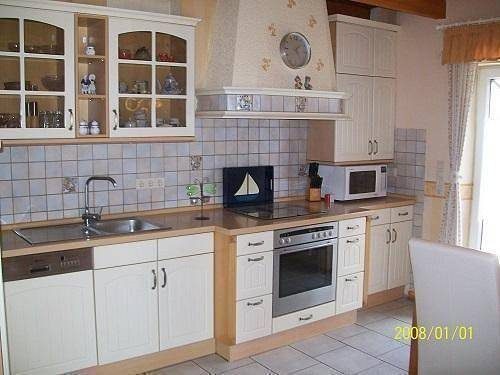 Ferienhaus mit umfriedetem Garten und Terrassen — Bild 2