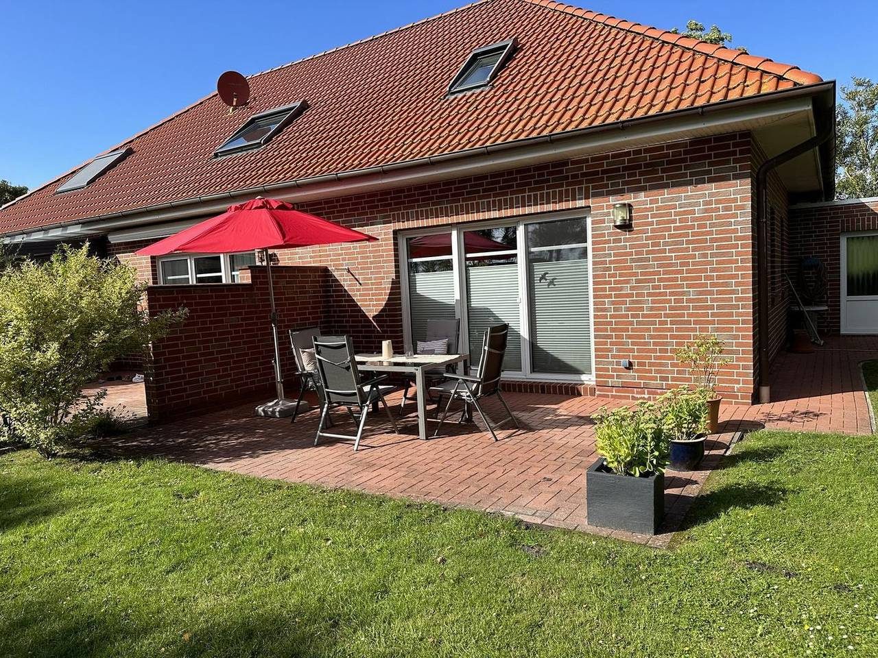 Familienfreundliches Ferienhaus (80qm) für 4 Personen mit Garten am Deich — Bild 2