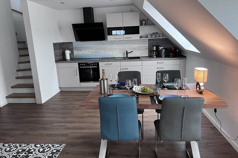 Hundefreundliche Wohnung (80qm) für 4 Personen mit Balkon und Wasserzugang