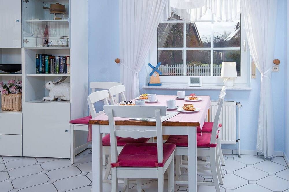 Atemberaubendes  Ferienhaus für 6 Leute mit  W-Lan, Tv, Terrasse und Parkplatz — Bild 3