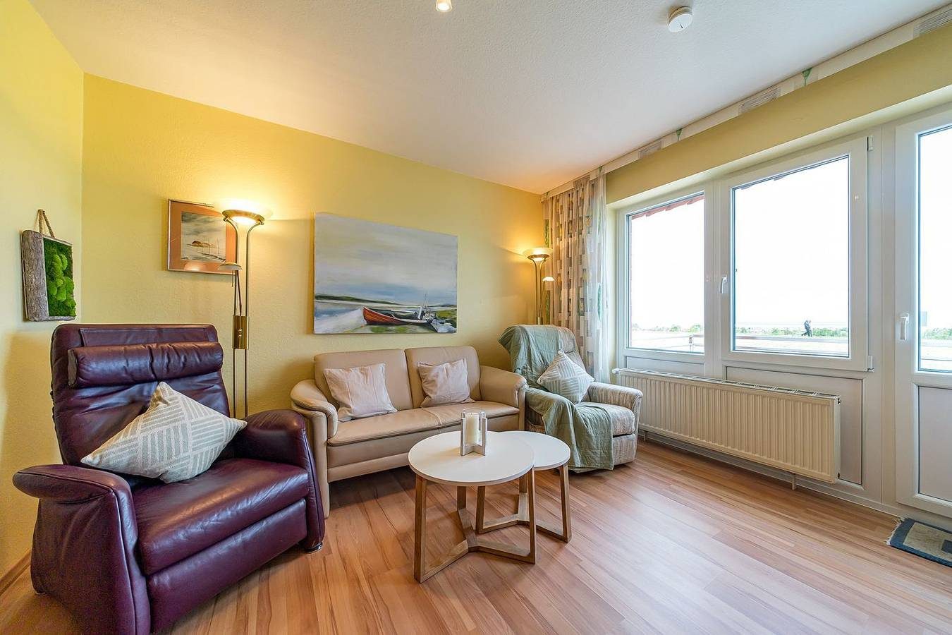 Maisonette-Ferienwohnung am Nordseestrand mit Balkon und Blick zum Deich & Meer