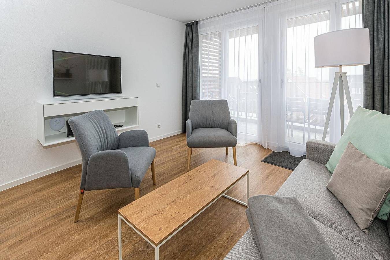 Strandnahes Ferienapartment mit Balkon, Parkplatz, Schwimmbad- & Saunanutzung — Bild 4