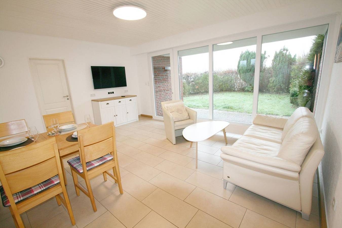 strandnaher Bungalow in Norddeich, Platz auf 65 m² für bis zu 4 Pers. — Bild 4