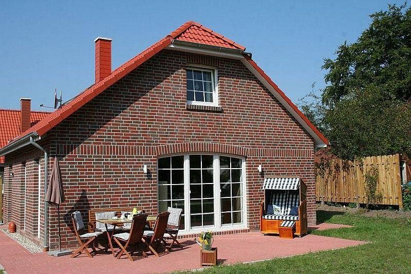 Hochwertiges 100qm Ferienhaus für 6 Personen mit Sauna, Kamin und großem Garten