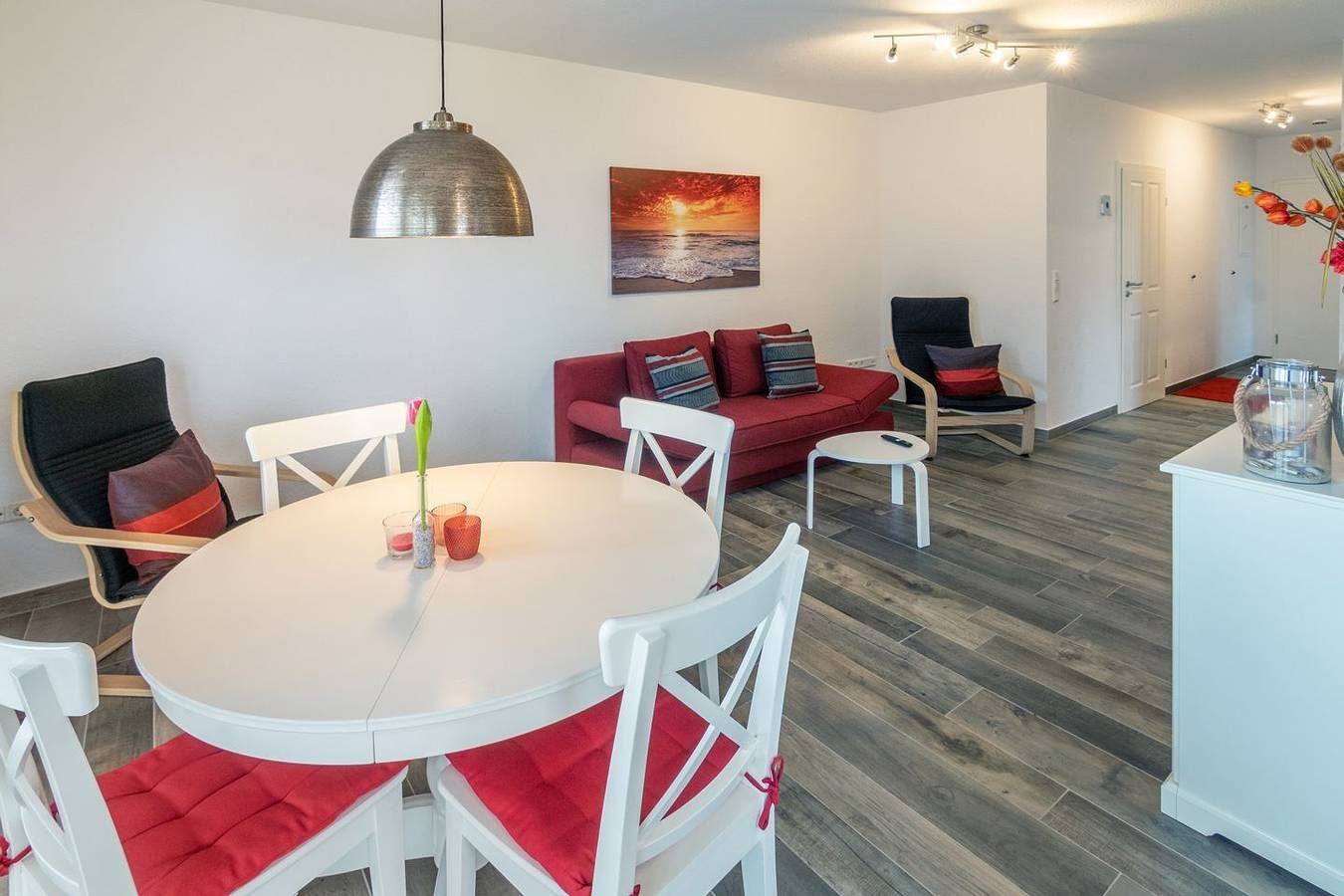 Moderne Neubau-Erdgeschoßwohnung mit Klimaanlage und weitem Blick