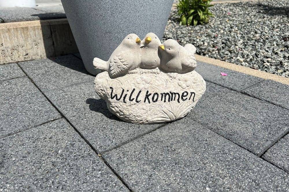 Familienfreundliche Ferienwohnung m. 2 Sz, Wintergarten, Wellness,Fahrrädern — Bild 2