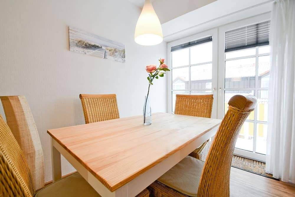 Modern und dennoch gemütlich präsentiert sich Ihr Nichtraucher-Feriendomizil für 2-3 Personen im 2. Obergeschoss eines gepflegten Appartementhauses in begehrter Innenstadtlage. Die Ferienwohnung wurde Ende 2016 komplett renoviert und liebevoll ... — Bild 4