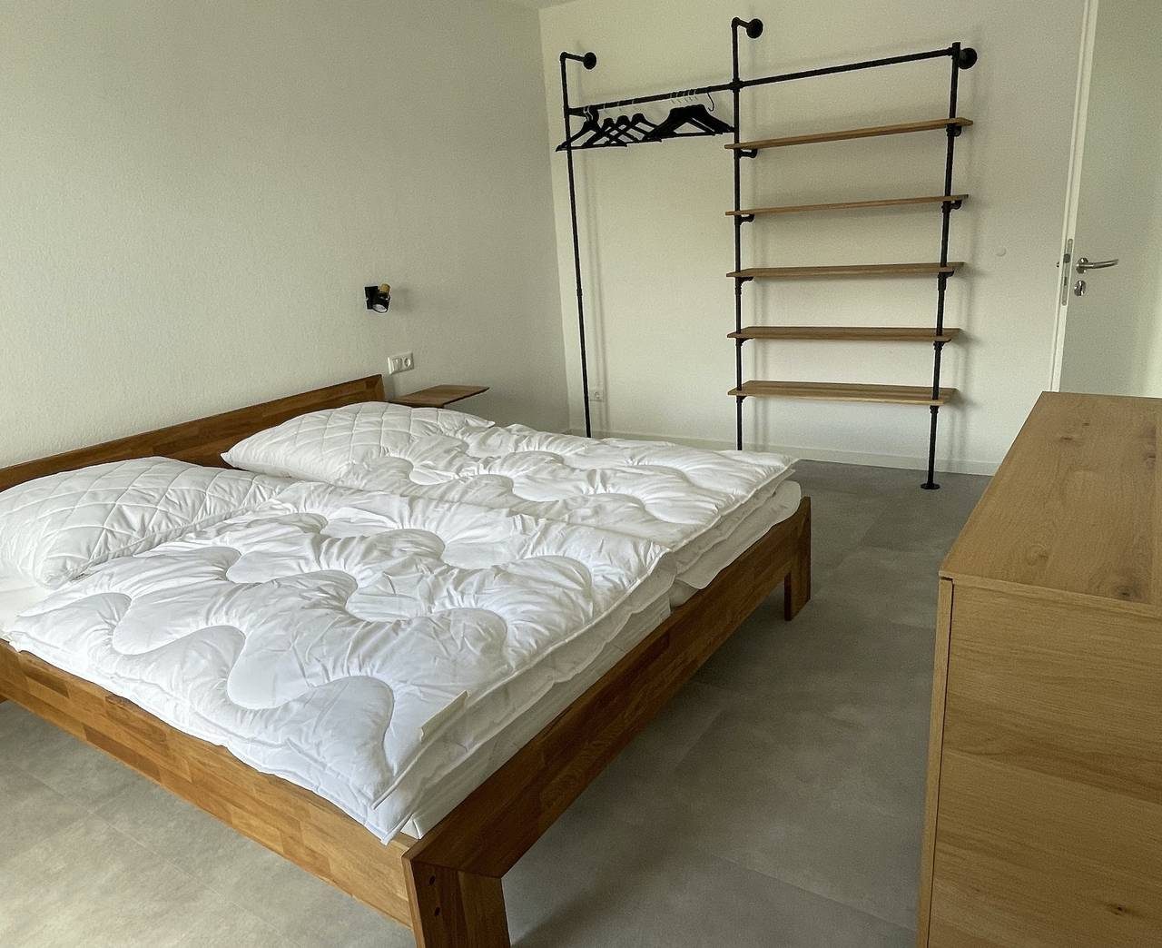 Ferienwohnung Brandung - Haus Seeschwalbe - Ferienwohnung Brandung mit 50qm, 1 Schlafzimmer, Balkon mit Blick in Garten, max. 2 Personen — Bild 5