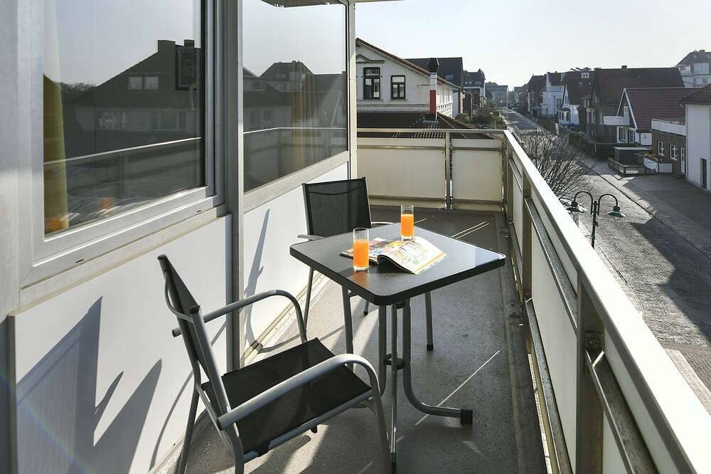 Zwei separate Schlafzimmer und ein großer Süd- und Ostbalkon! — Bild 2
