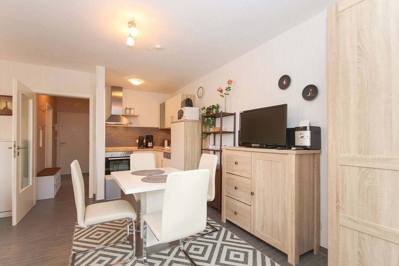 Gemütlich eingerichtete Ferienwohnung - Strand und Deich direkt vor der Haustür — Bild 4