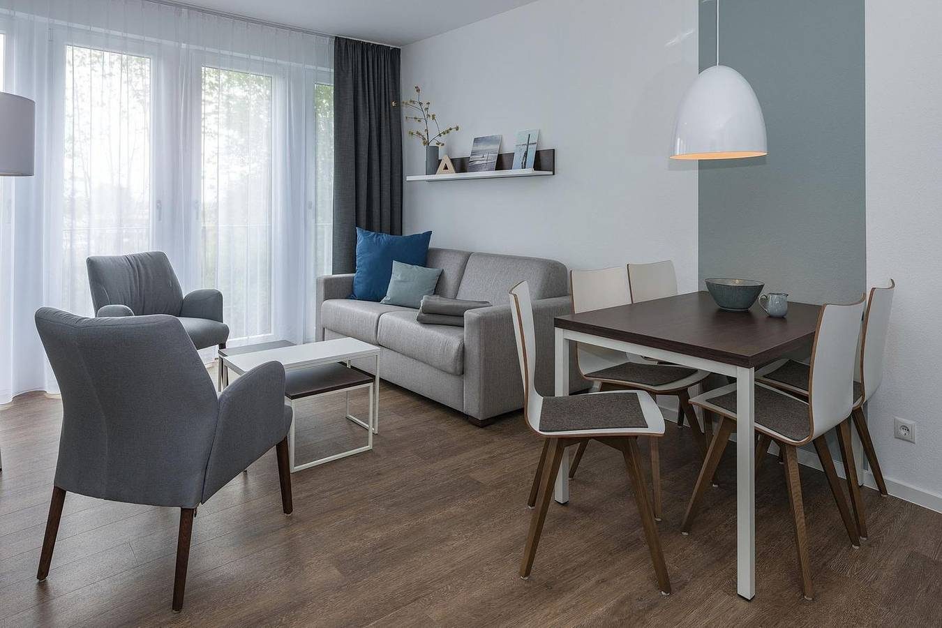 Strandnahes Apartment mit großem Balkon, Parkplatz, Schwimmbad- & Saunanutzung — Bild 2