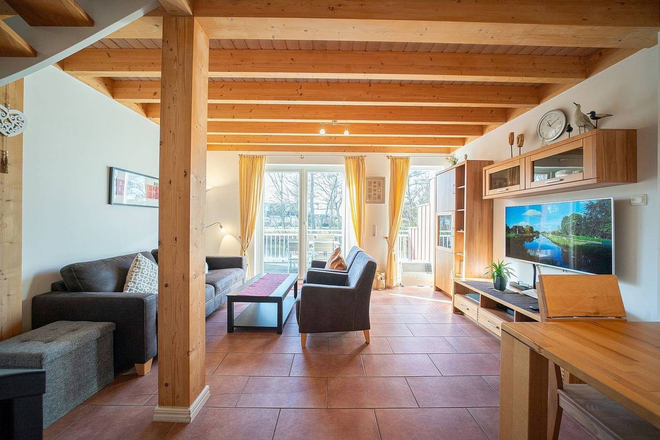 Top-Ferienhaus am Deich mit Terrasse am Wasser, Balkon, Sauna, Kamin & Hot Tub — Bild 3