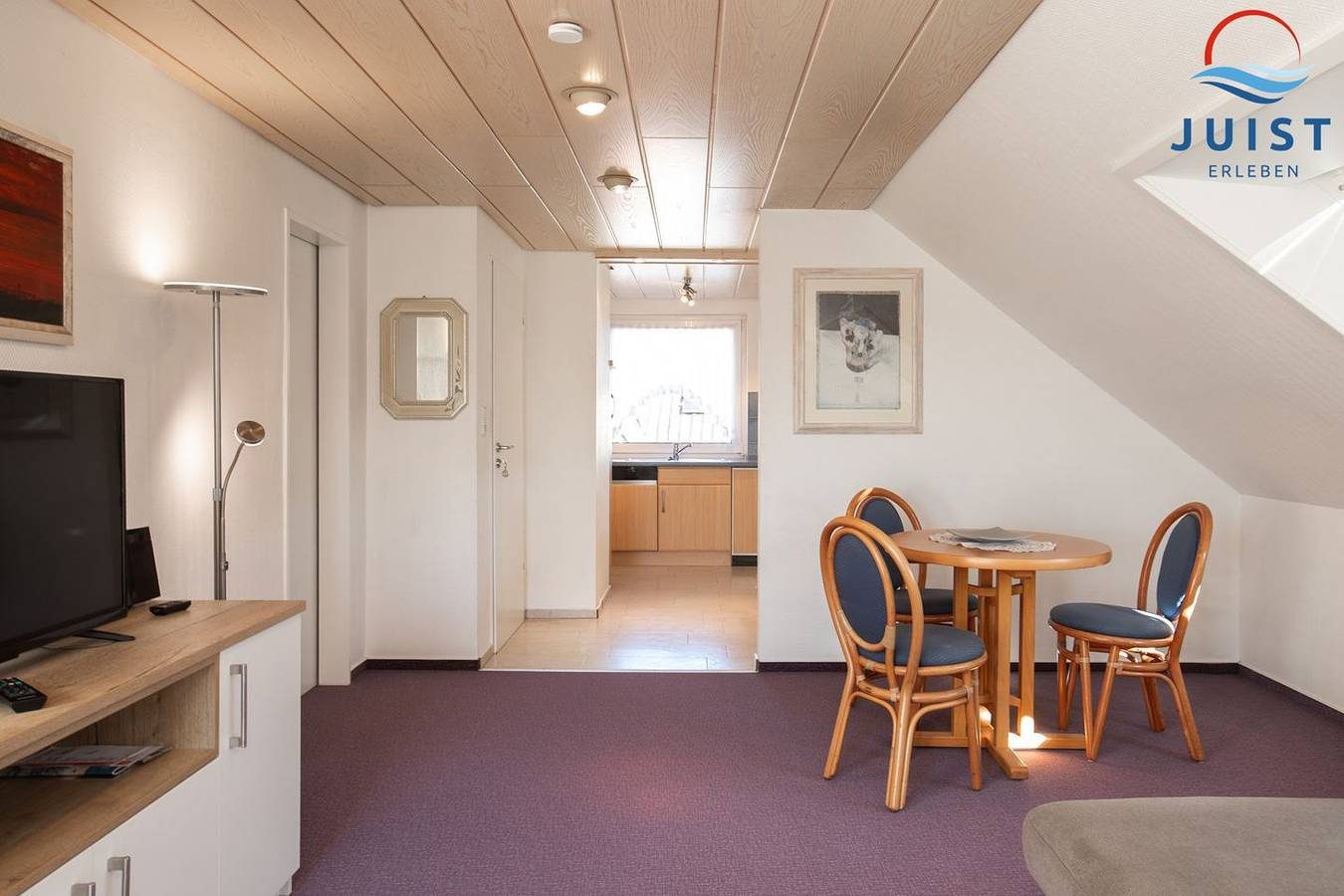 Familienfreundliche Ferienwohnung mit Balkon im ruhigen Ostdorf — Bild 4