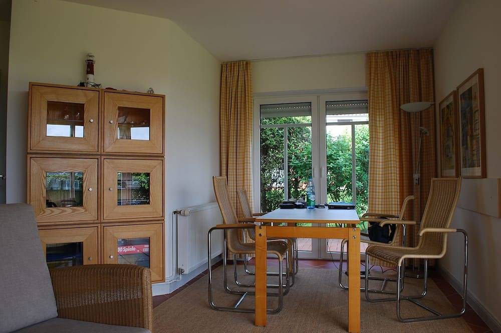 Nette, moderne Ferienwohnung in ruhiger Lage direkt am Wasser, Wlan — Bild 3