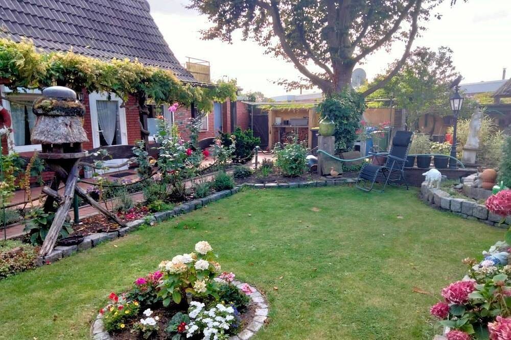 Strandnahe Ferienwohnung in Norddeich, Platz für bis zu 4 Personen. — Bild 2