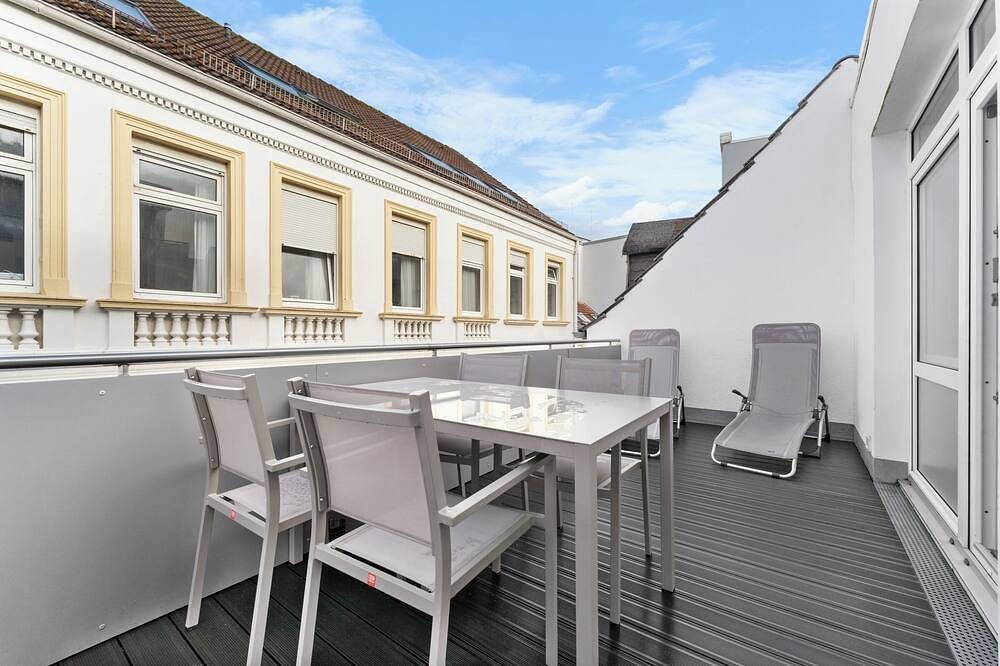 Ferienwohnung im 1Og, große 3-Raum-Wohnung mit Balkon, zwei getrennten Schlafzim — Bild 2