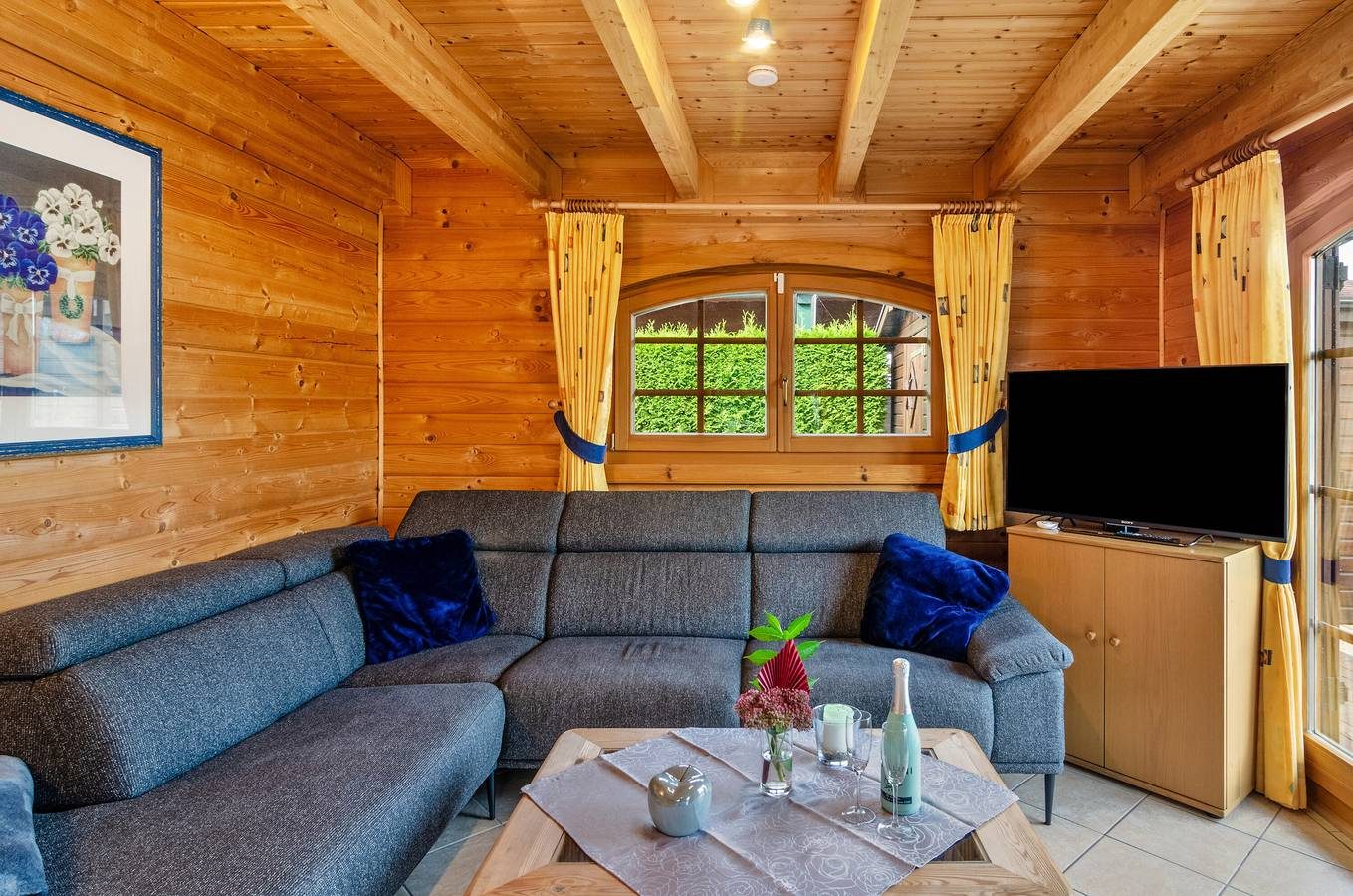 Ferienhaus 'Das Alpenhaus An Der Ems' mit Seeblick, privater Terrasse und Wlan — Bild 2
