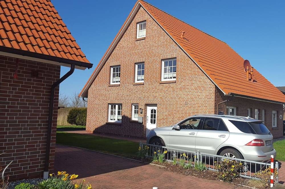 Strandnahes Komfort-Ferienhaus im Küstenbadeort Dornumersiel <br><br>
