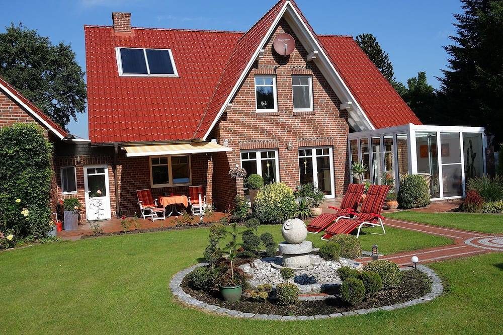 Top Fewo in Wiesmoor in erholsamer Lage - Nähe Nordseeküste