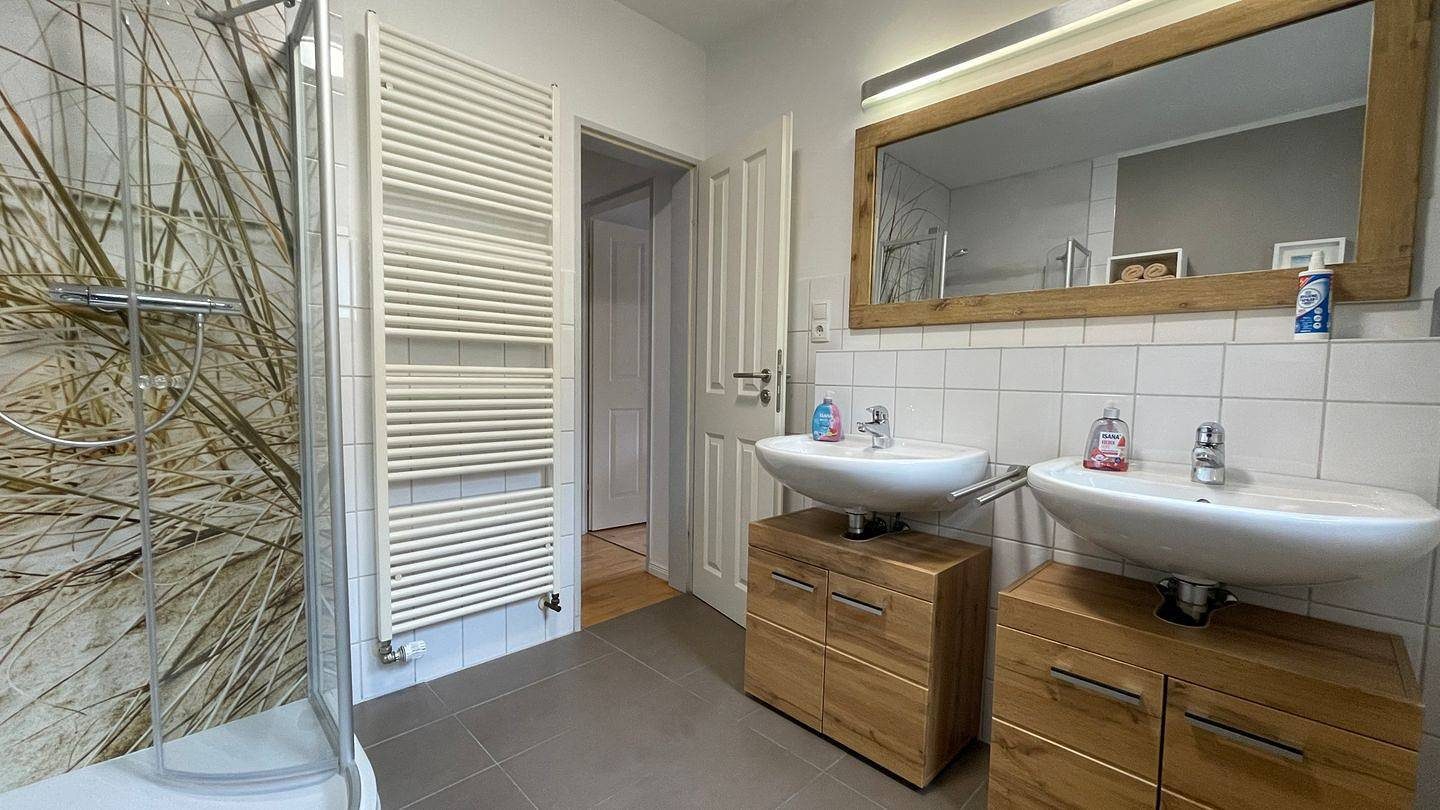 Die wunderschöne Ferienwohnung "Greta" im Wilken´s Hus" liegt in ruhiger Lage unweit des Langeooger Ortskern — Bild 4