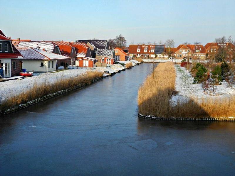 Ferienwohnung (80qm) mit Balkon, Kamin und Badewanne für 4 Personen am Wasser — Bild 3
