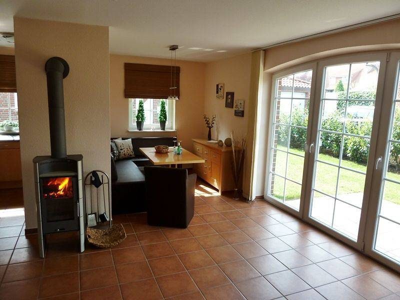 Schönes Ferienhaus (100qm) für 6 Personen und Hund mit Kamin, Sauna und Garten — Bild 5