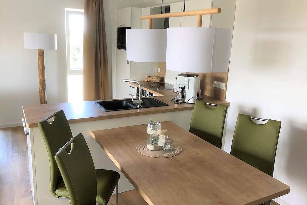 Moderne, hochwertige Ferienwohnung, Sauna, großer Balkon, strandnah