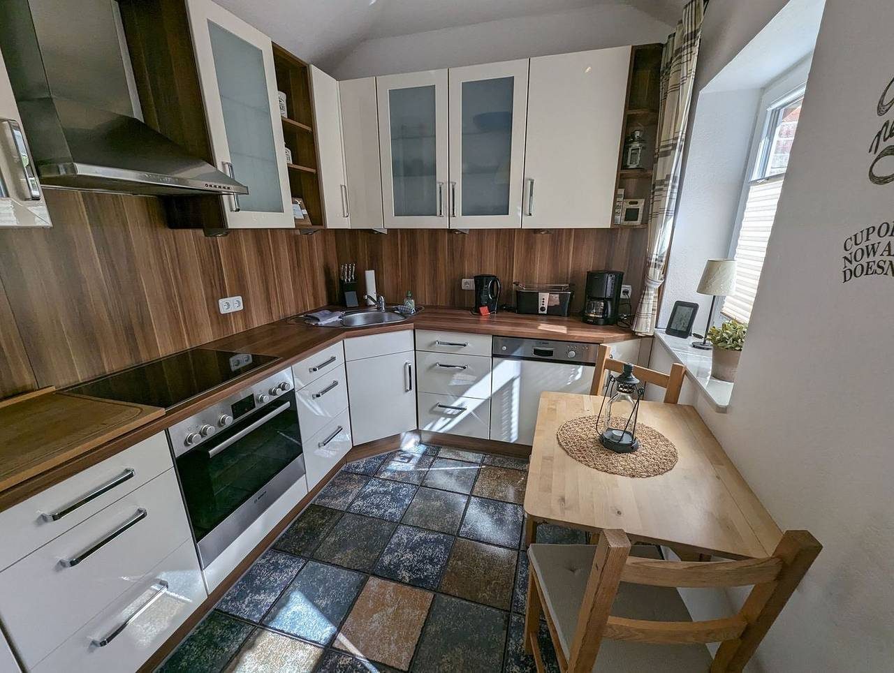 "Dat Fischerhus – Idyllische Auszeit im Grünen mit Terrasse & Strandkorb!" — Bild 3