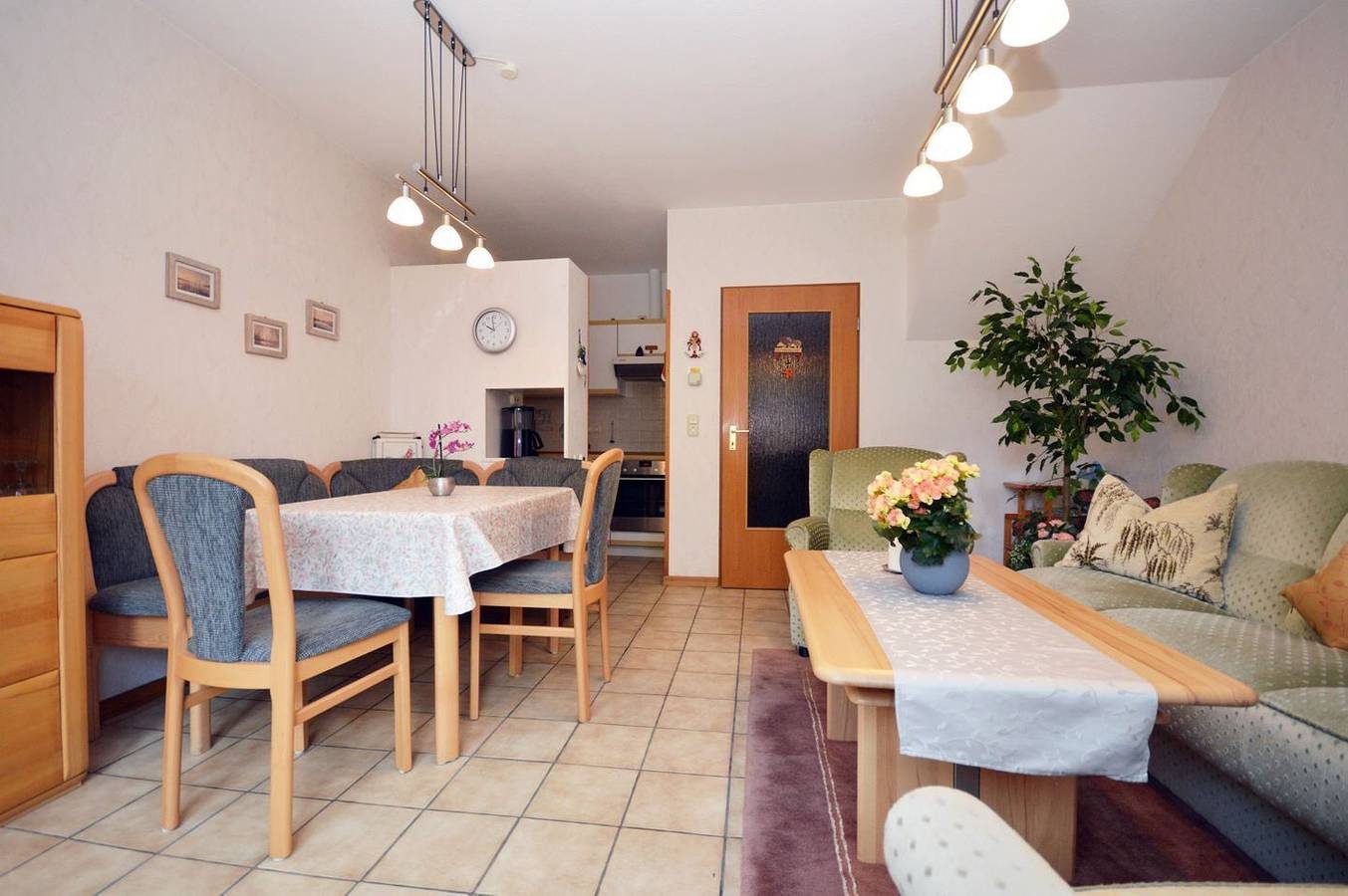 ruhiges Reihenmittelhaus in Sackgassenlage für 4 Personen + Baby — Bild 4