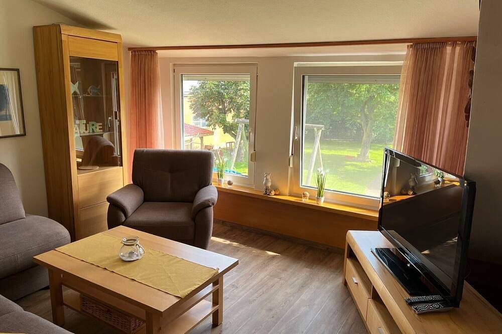 Ferienwohnung für 4 Personen (+ zwei Babys \/ Kleinkinder) mit sehr großen Garten