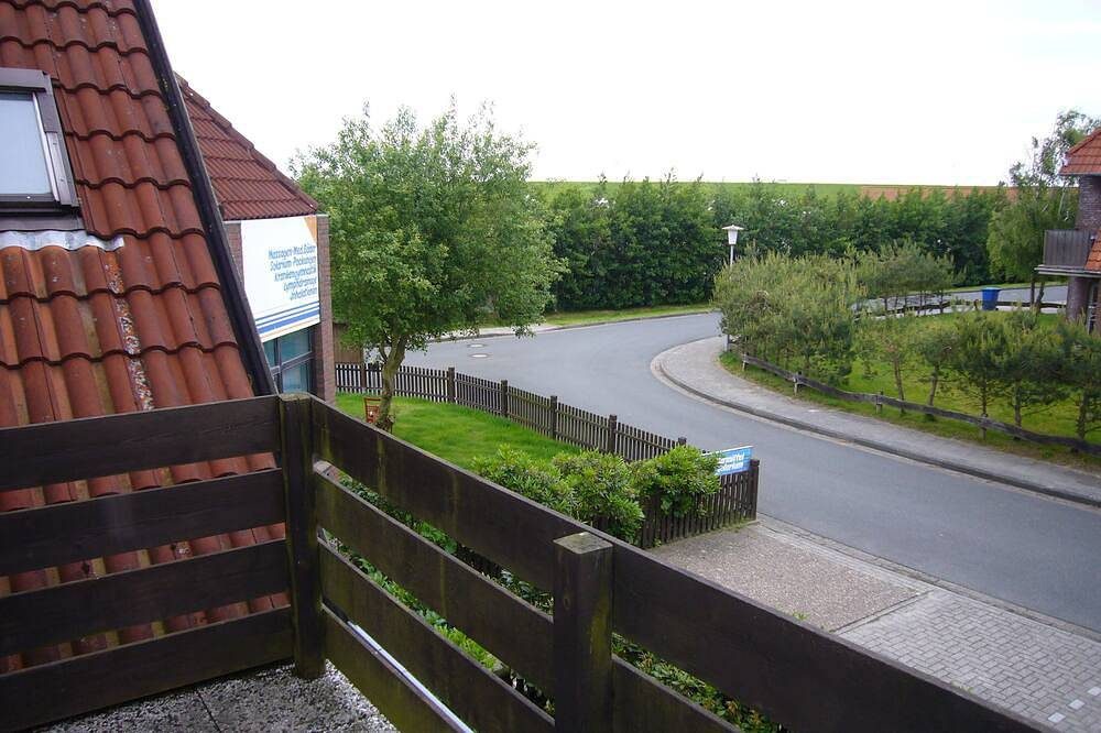 Fewo2 für Familien, auch mit Hund, Blick auf den Deich und kurzer Weg zum Strand — Bild 4