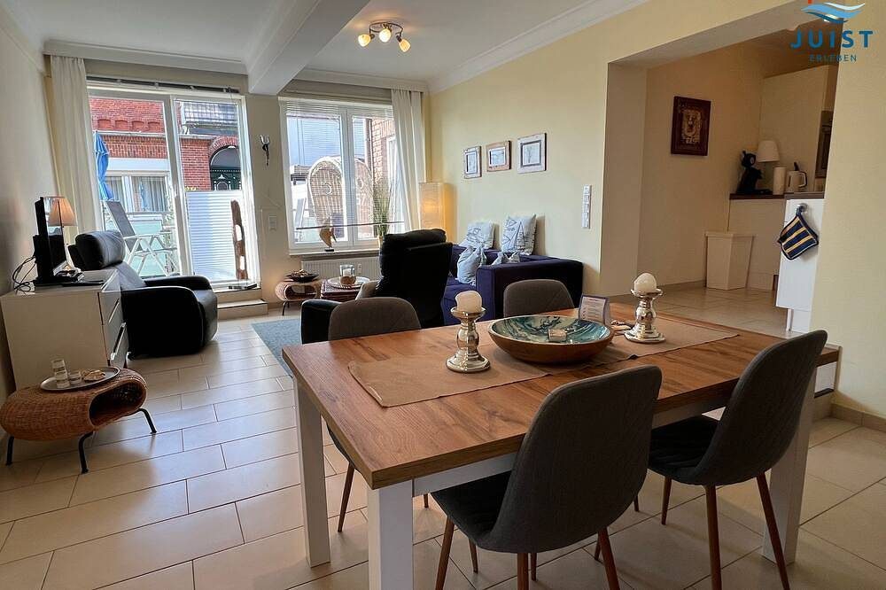 Hundefreundliche modern ausgestattete Ferienwohnung mit Westbalkon in Wattnähe. — Bild 4
