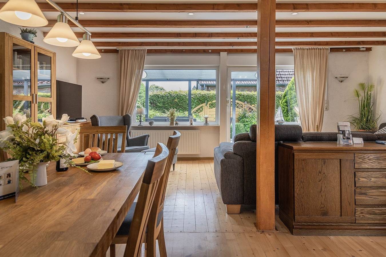 Nurdach- Ferienhaus mit 3 Schlafzimmern in Carolinensiel (90 m²) für 6-7 Personen — Bild 3