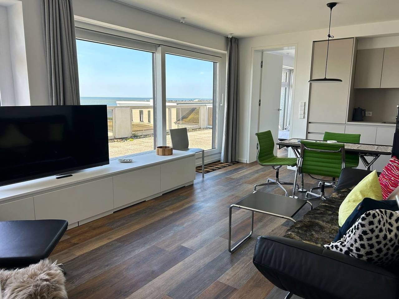 Exklusive 2-Raum-Ferienwohnung direkt Strand mit einzigartigem Meerblick!