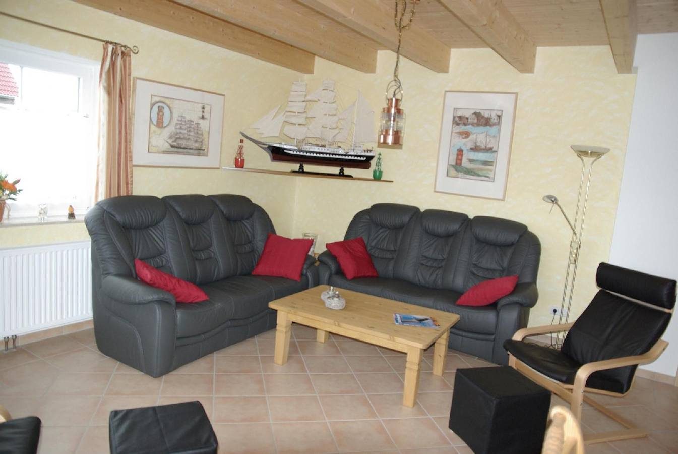 Wellness Ferienhaus mit Sauna und Kaminofen sowie Carport und Terrasse — Bild 4