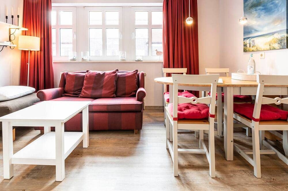 Familien- und hundefreundliche Wohnung mit Schwimmbad und Sauna, zentral gelegen