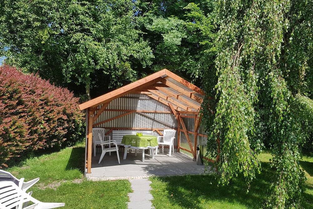 Ferienwohnung direkt an der Nordsee mit großem Garten und überdachte Terrasse — Bild 3
