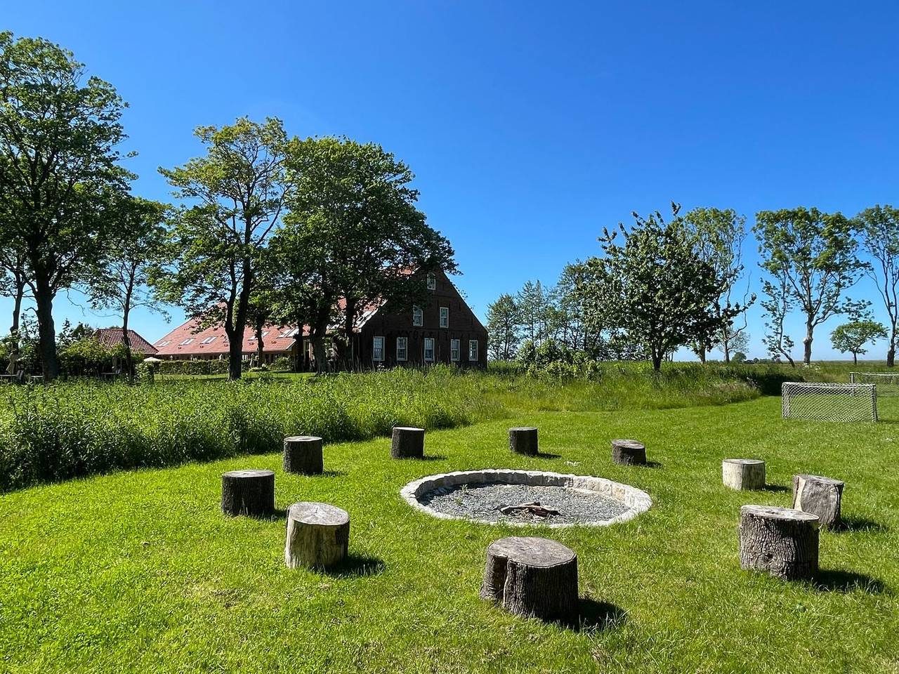"Urlaub im Gulfhof Dreybült: Historischer Charme und Naturerlebnis pur!" — Bild 4