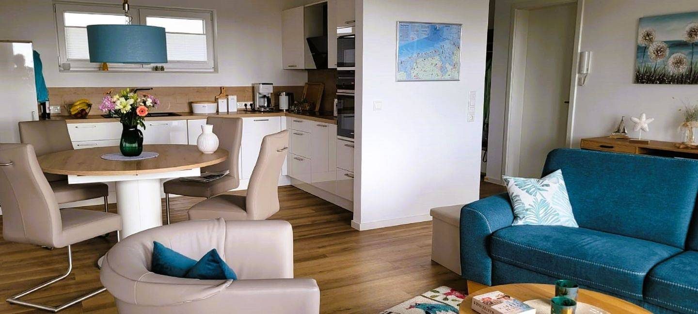 Moderne, hochwertige Ferienwohnung, Sauna, großer Balkon, Meerblick, strandnah — Bild 2