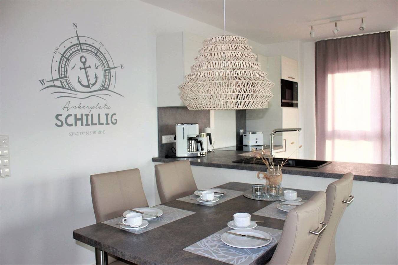 Moderne, hochwertige Ferienwohnung, Sauna, großer Balkon, strandnah