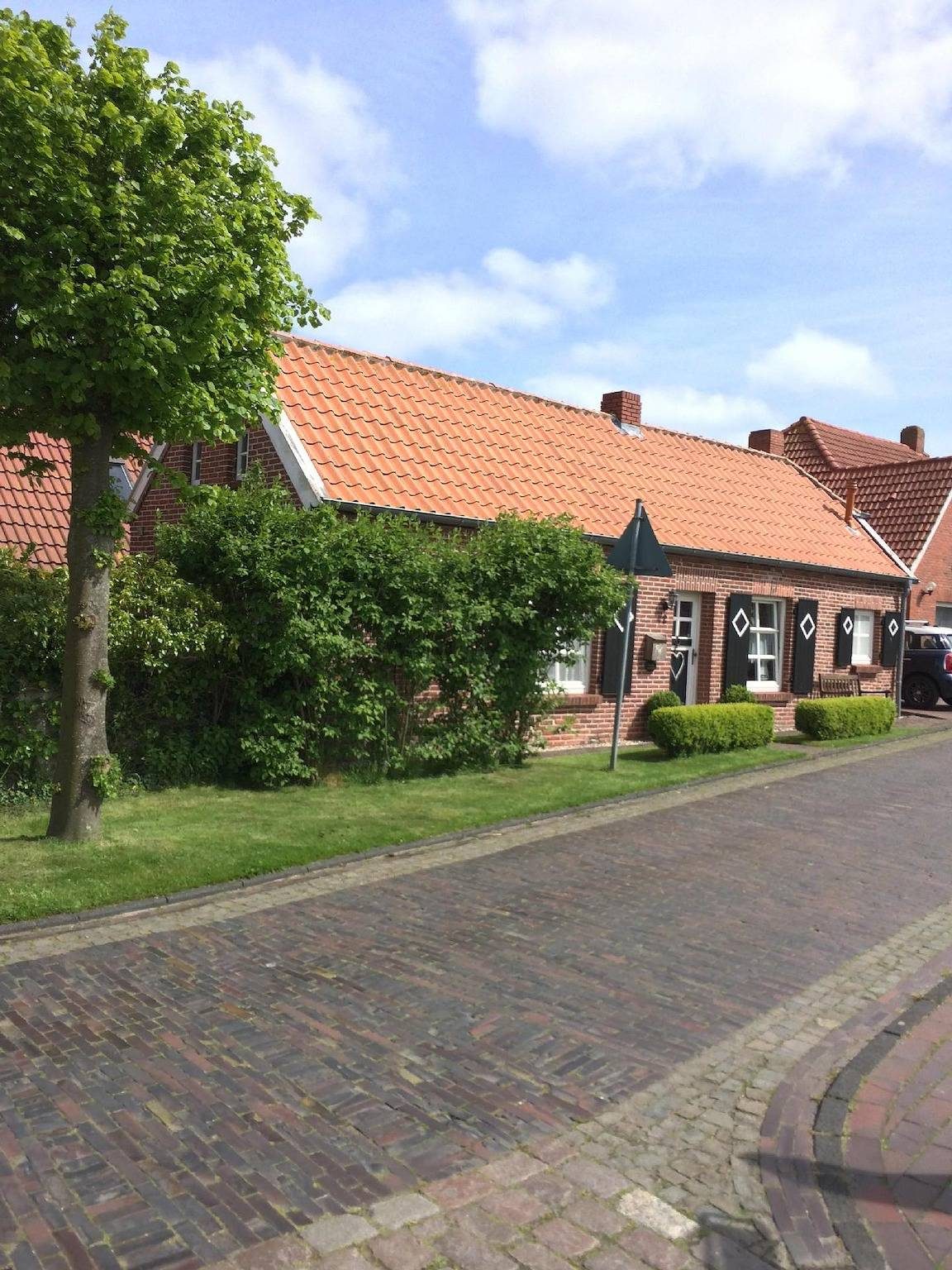 Modernisiertes und hell eingerichtetes Ferienhaus mit eigenem Garten ideal für Familien — Bild 4