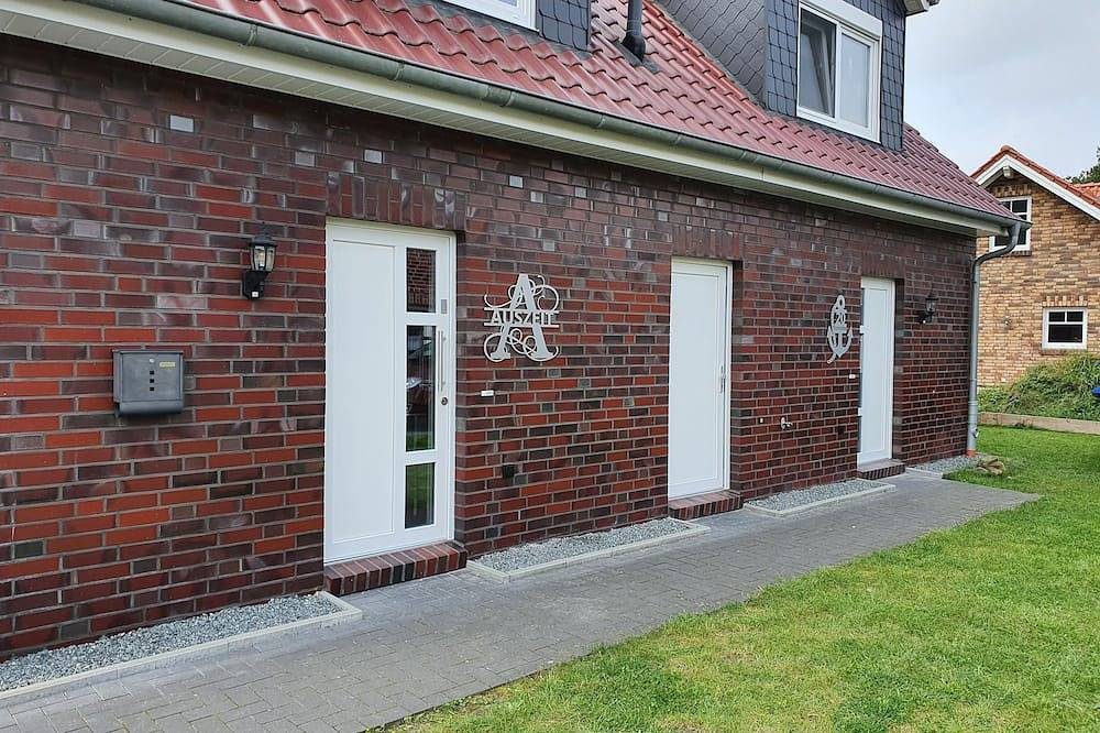 Ferienwohnung bzw. Ferienhaus mit Privatstrand am Badesee in Aurich-Tannenhausen — Bild 2