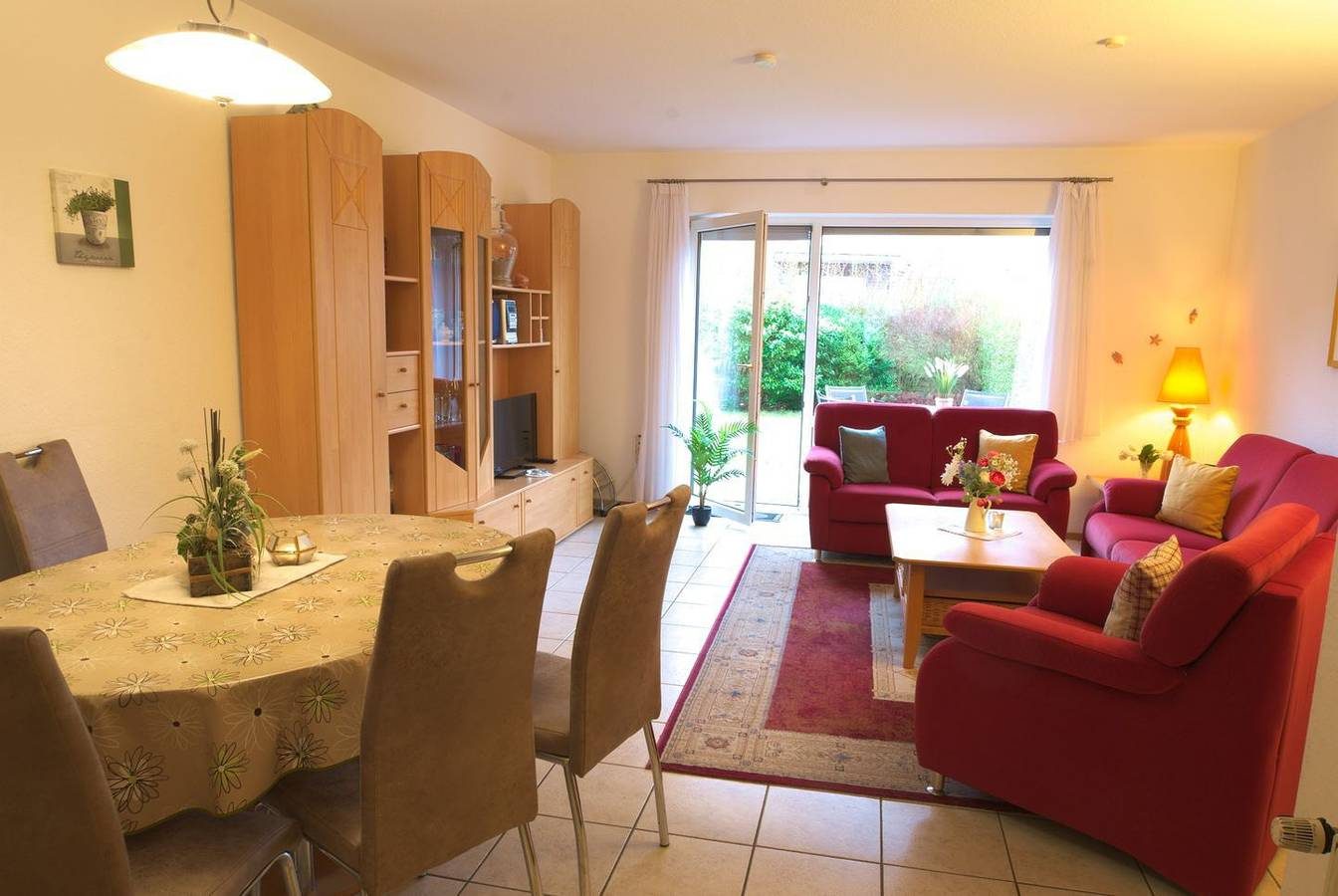Ferienhaus mit zentraler Lage für bis zu 6 Personen in Norddeich und Garten — Bild 2