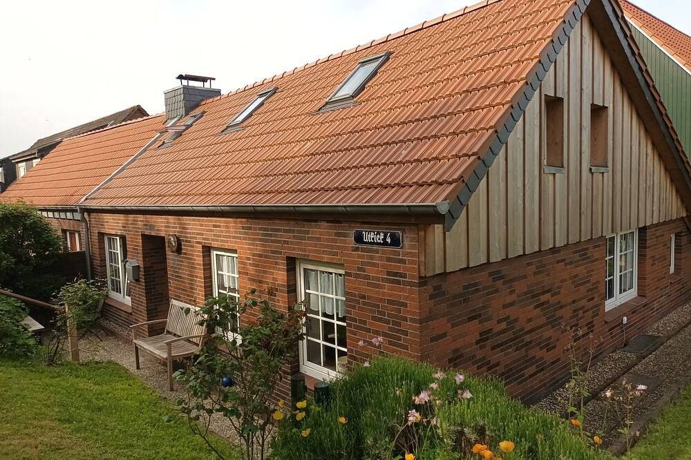 Nordseeurlaub im alten Kapitänshaus - wenige Gehminuten zum Meer - freies Wlan