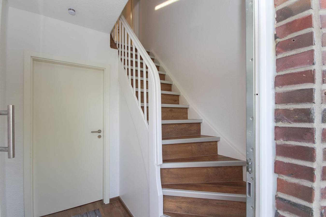 Kranich 2 - Frisch renovierte und kernsanierte Ferienwohnung — Bild 3